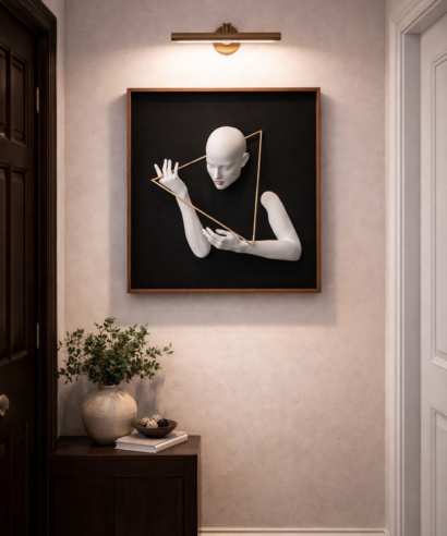 NWA-20150 - LADY WITH RING